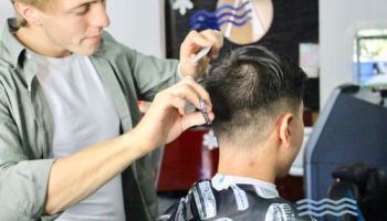 Barber Andrea Amighetti in Salon Armandeus Doral