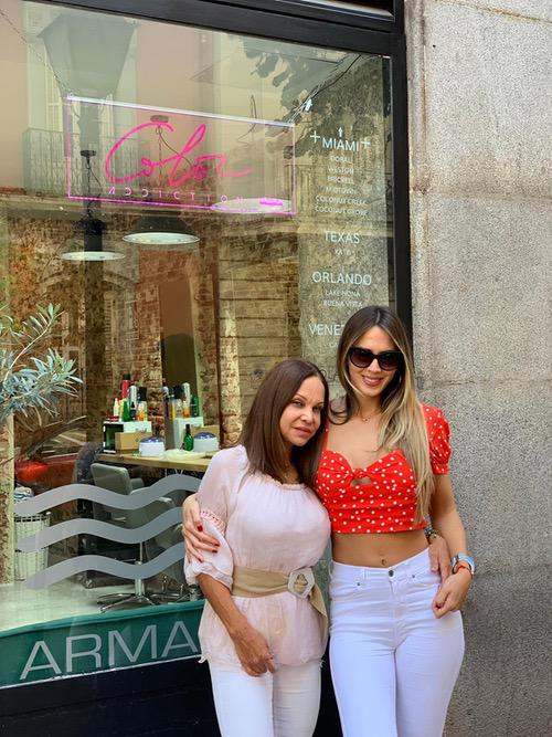 Shannon de Lima With Linda Benlolo at Salon Armandeus Madrid