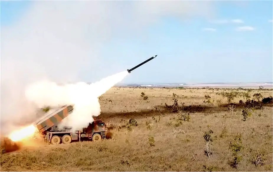 Astros sendiri masuk dalam kelas mlrs (multiple launch rocket system). Brazilian Army Conducts Firing Tests With New Ss 60 Rocket Launcher From Astros Mlrs Defense News August 2021 Global Security Army Industry Defense Security Global News Industry Army Year 2021 Archive News Year