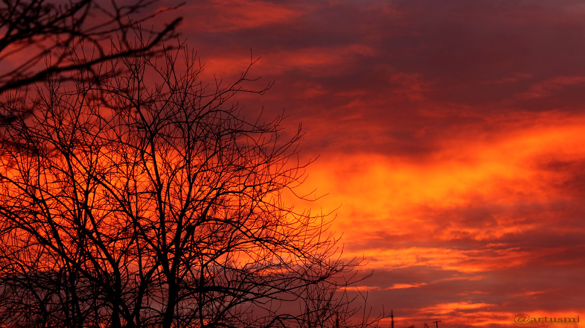 Dämmerung mit Abendrot am 25. Dezember 2015 um 16:27 Uhr