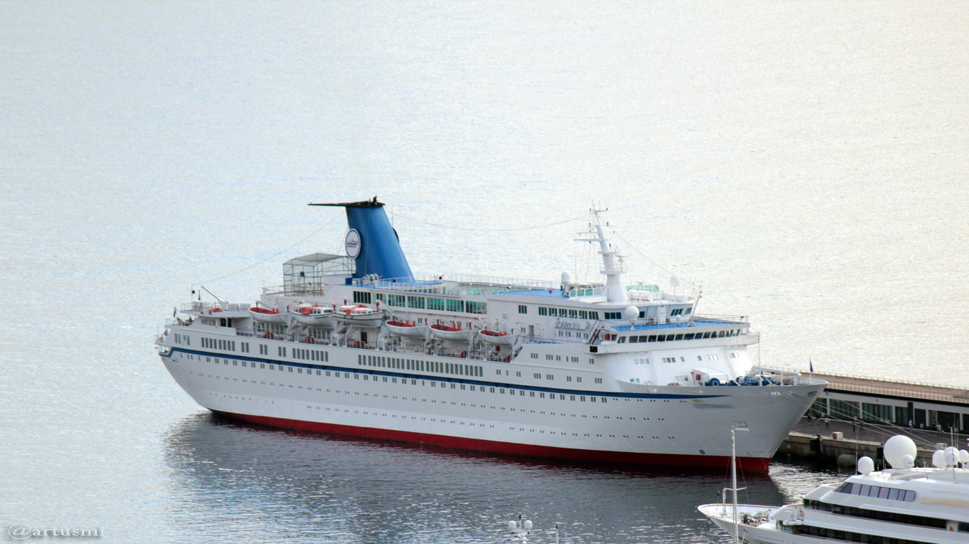 Kreuzfahrtschiff mit Anlagestelle