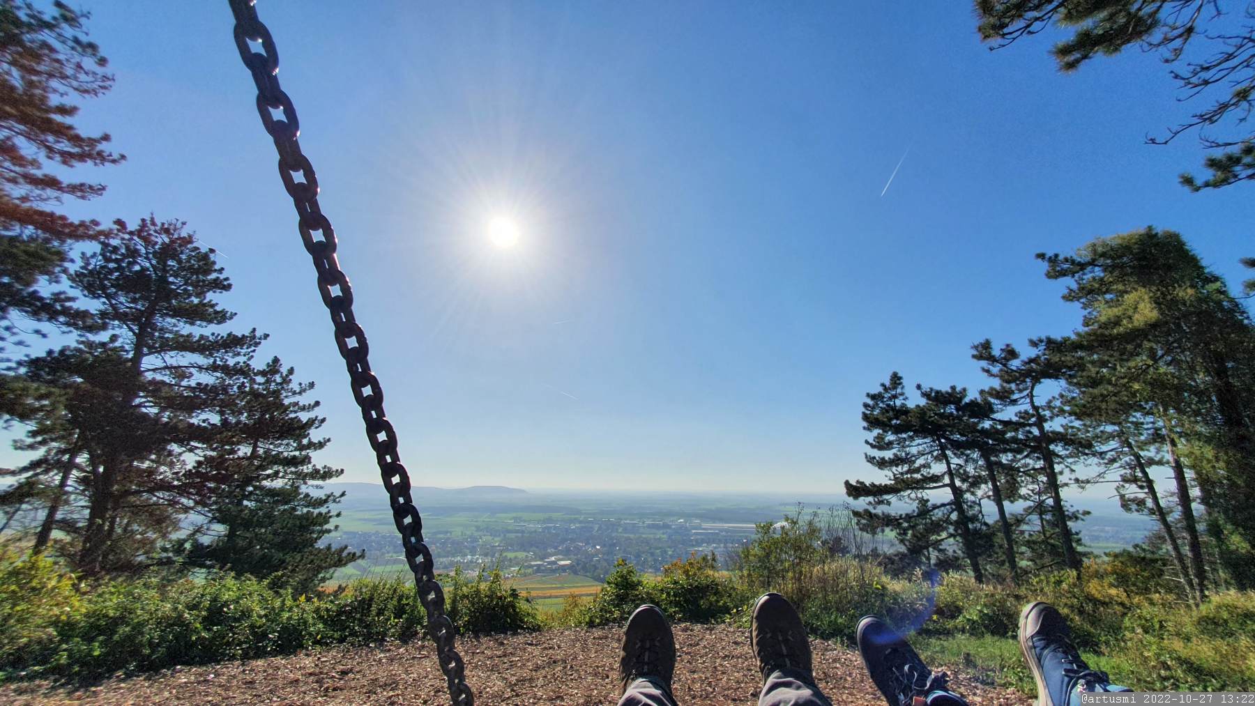Auf der Panoramaschaukel am Schwanberg