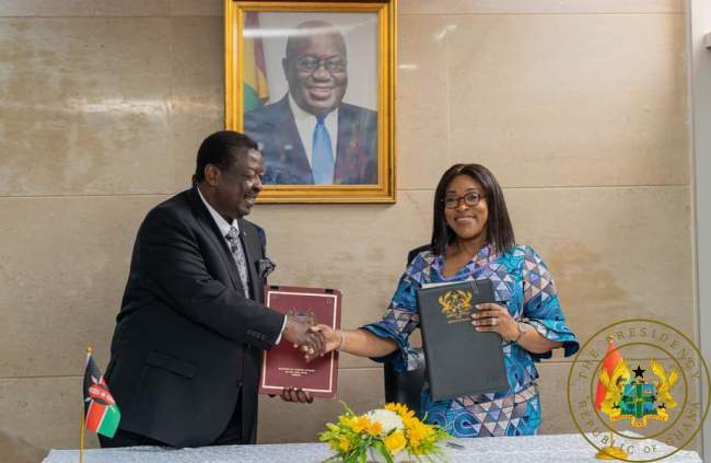 Kenya’s foreign affairs minister, Musalia Mudavadi, exchanges agreements establishing the Ghana-Kenya Binational Commission with Shirley Ayorkor Botchwey, Ghana’s Minister of Foreign Affairs and Regional Integration