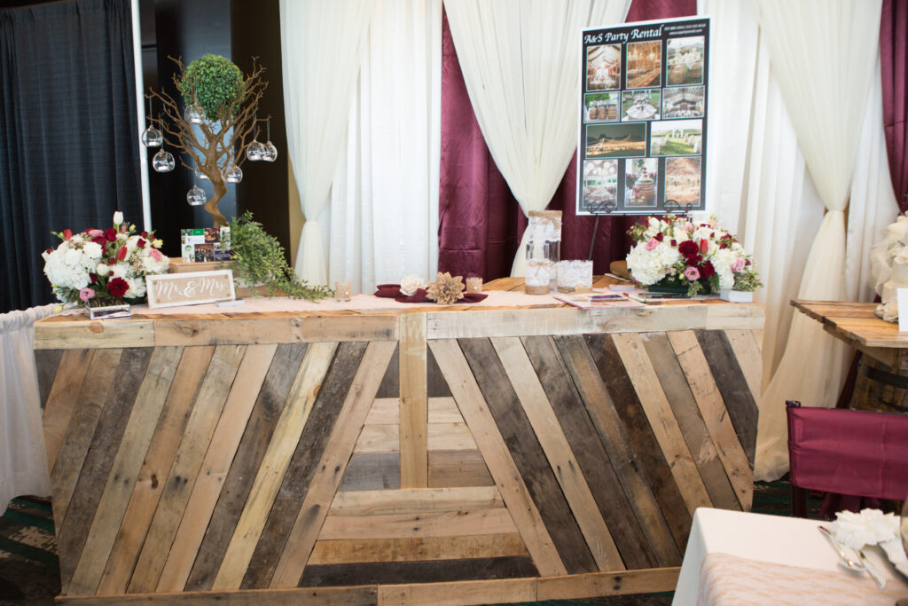 Cincinnati area vintage event rentals and styling for weddings, partys, and events. Rustic Bar Rental - Rustic Bar Rental | Dayton | Cincinnati