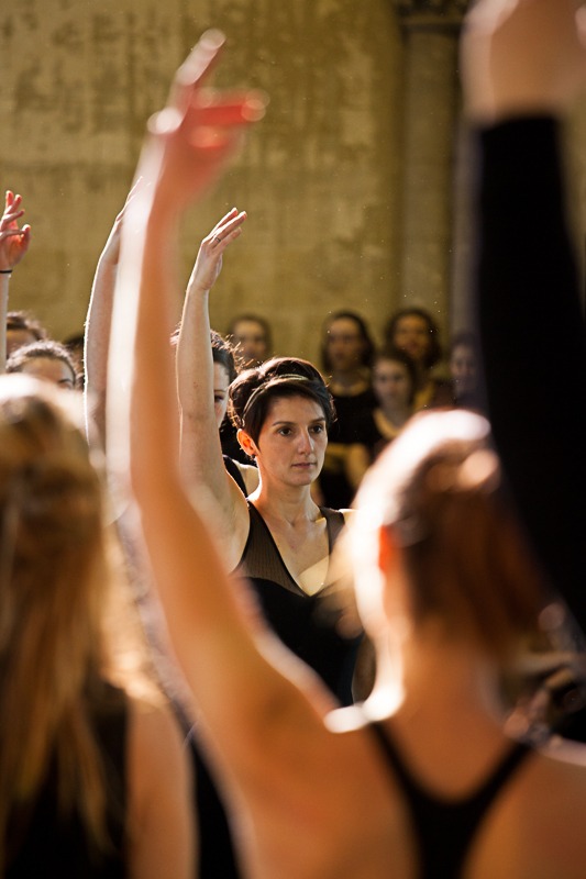 Danseurs en répétition pour le spectacle "L'ile du Paon Flamboyant" au Zénith d'Amiens, avril 2015, produit par l'association Entre-Nous