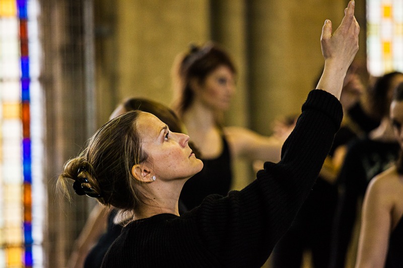 Danseurs en répétition pour le spectacle "L'ile du Paon Flamboyant" au Zénith d'Amiens, avril 2015, produit par l'association Entre-Nous
