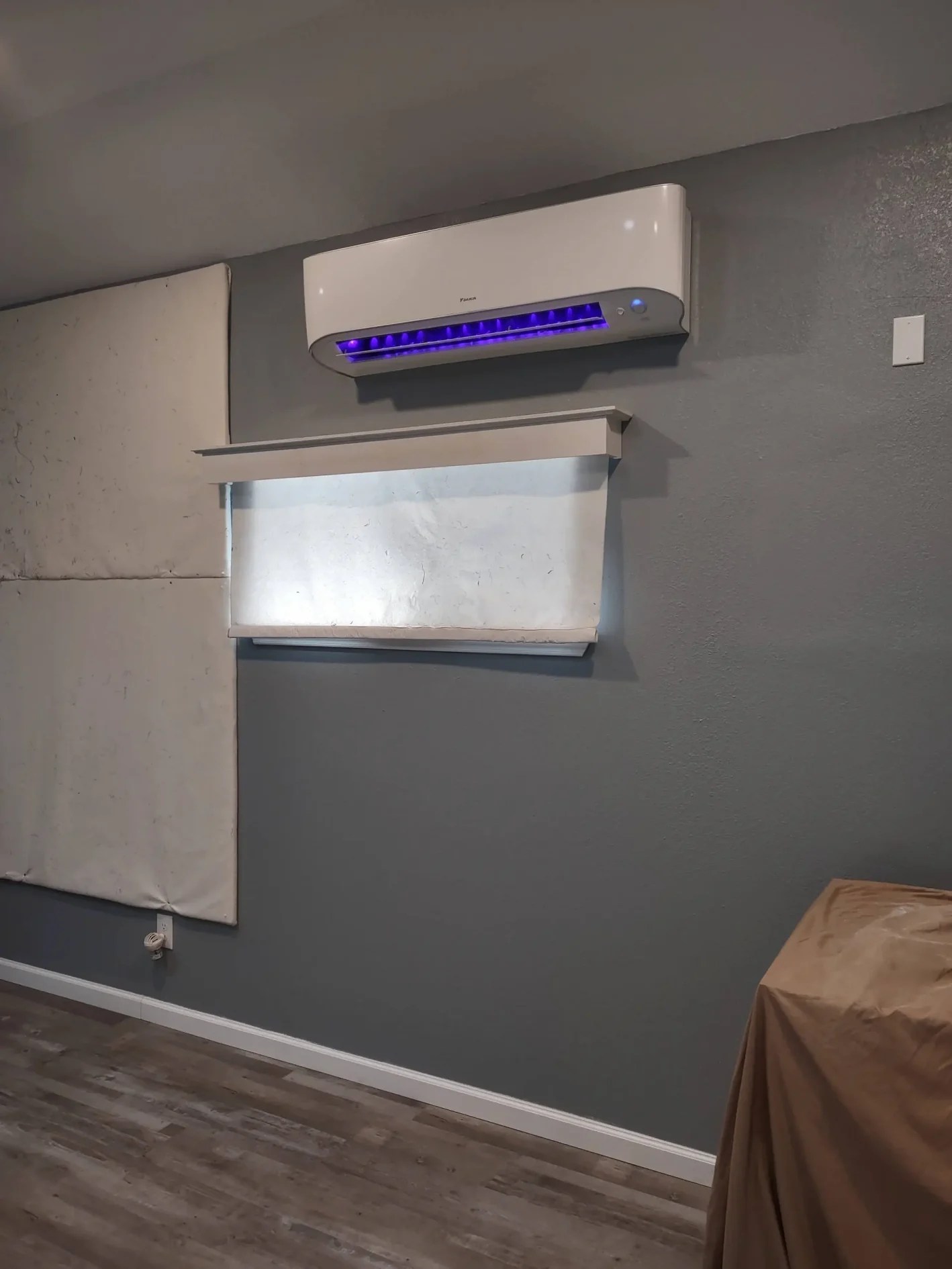wall-mounted-ductless-mini-split-ac-unit