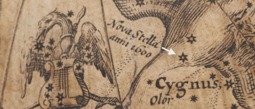 Detalhe do globo com a referência a P Cygni.