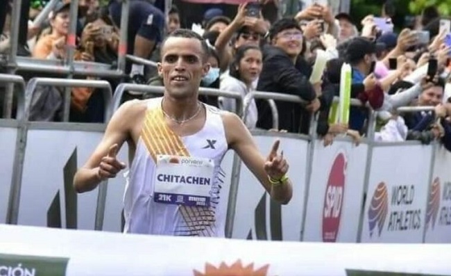 العدو الريفي الفدرالي.. العداءان سكينة أتنان (كبيرات) وعمر أيت شيتاشن (كبار) يفوزان بلقب المحطة الثانية بتاوريرت