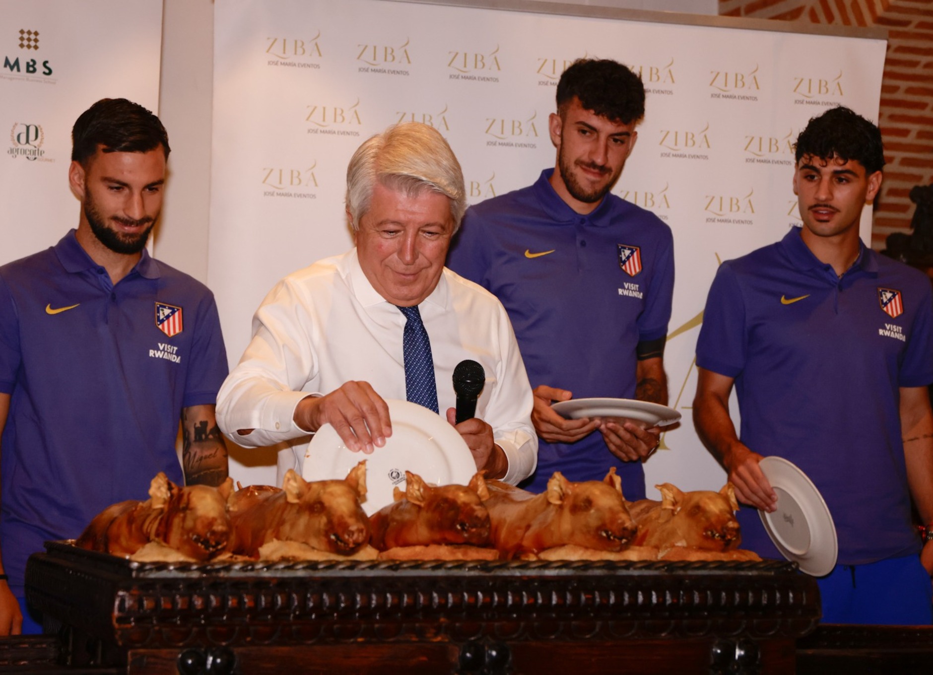 Cerezo: «Creo que no habrá más fichajes, aunque si surge algo lo aprovecharemos»