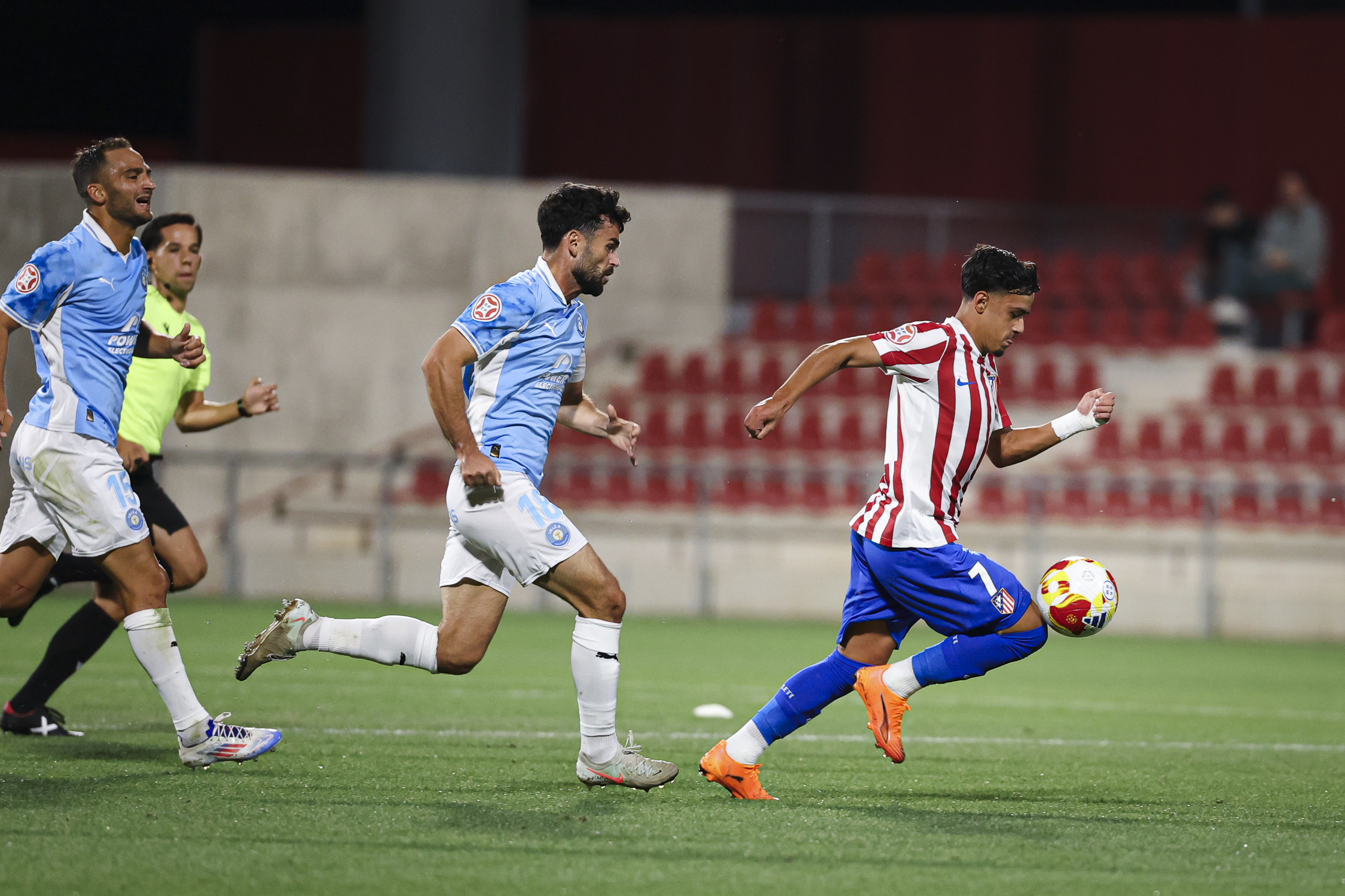 CRÓNICA. El Madrileño gana en Alcalá por primera vez en su historia.