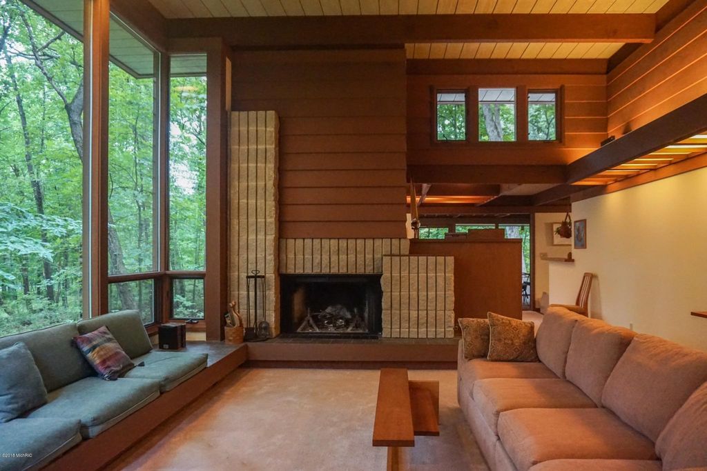 20+ Frank Lloyd Wright Inspired Homes Ideas