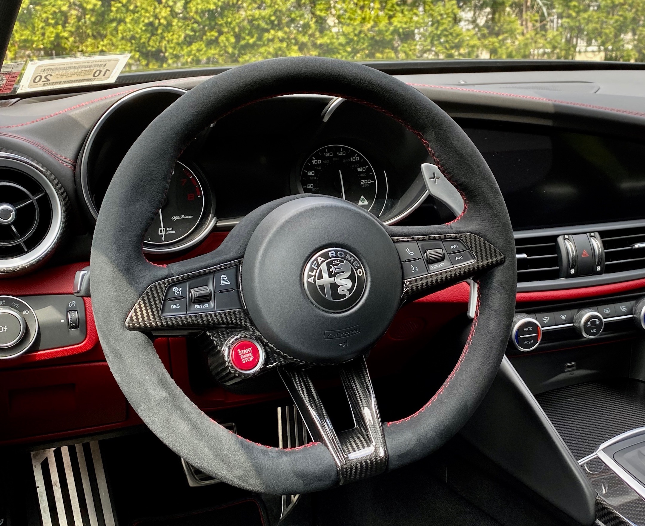 Alfa romeo giulia qv custom alcantara/carbon fiber steering wheel (made