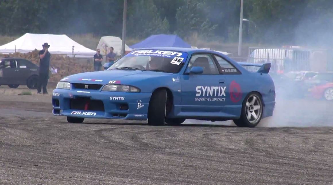 Video: Drift από ένα Nissan Skyline GT-R R33