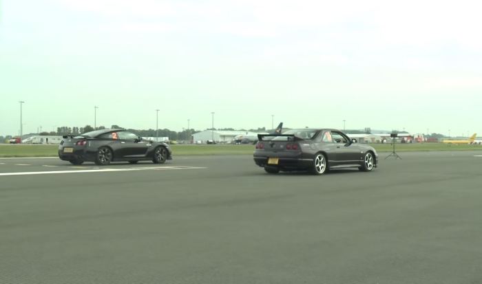 GT-R R33 Vs R35