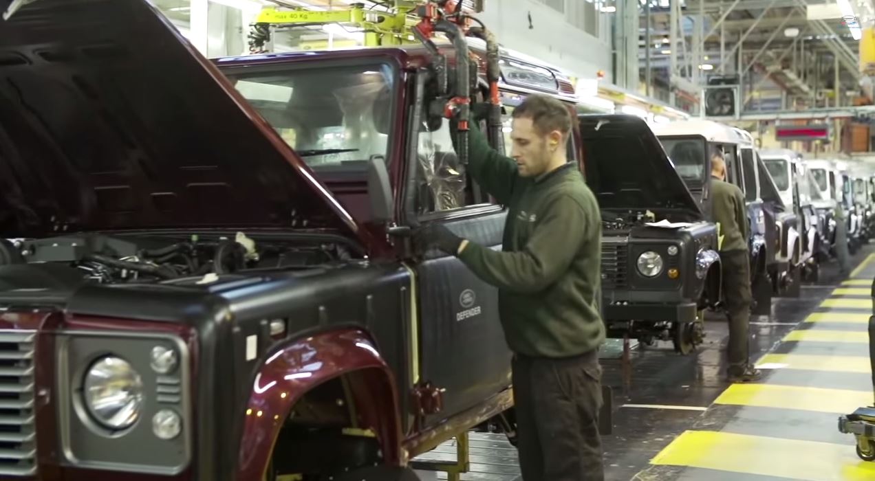 Έτσι κατασκευάζονται τα τελευταία Land Rover Defender