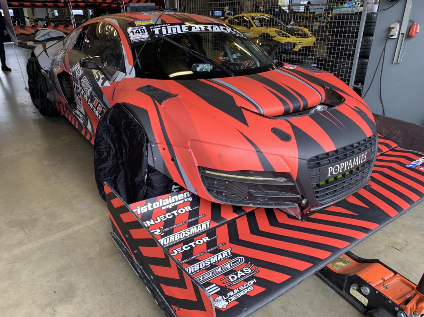 Δες ένα time attack Audi R8 1.400 ίππων να “οργιάζει” στην πίστα