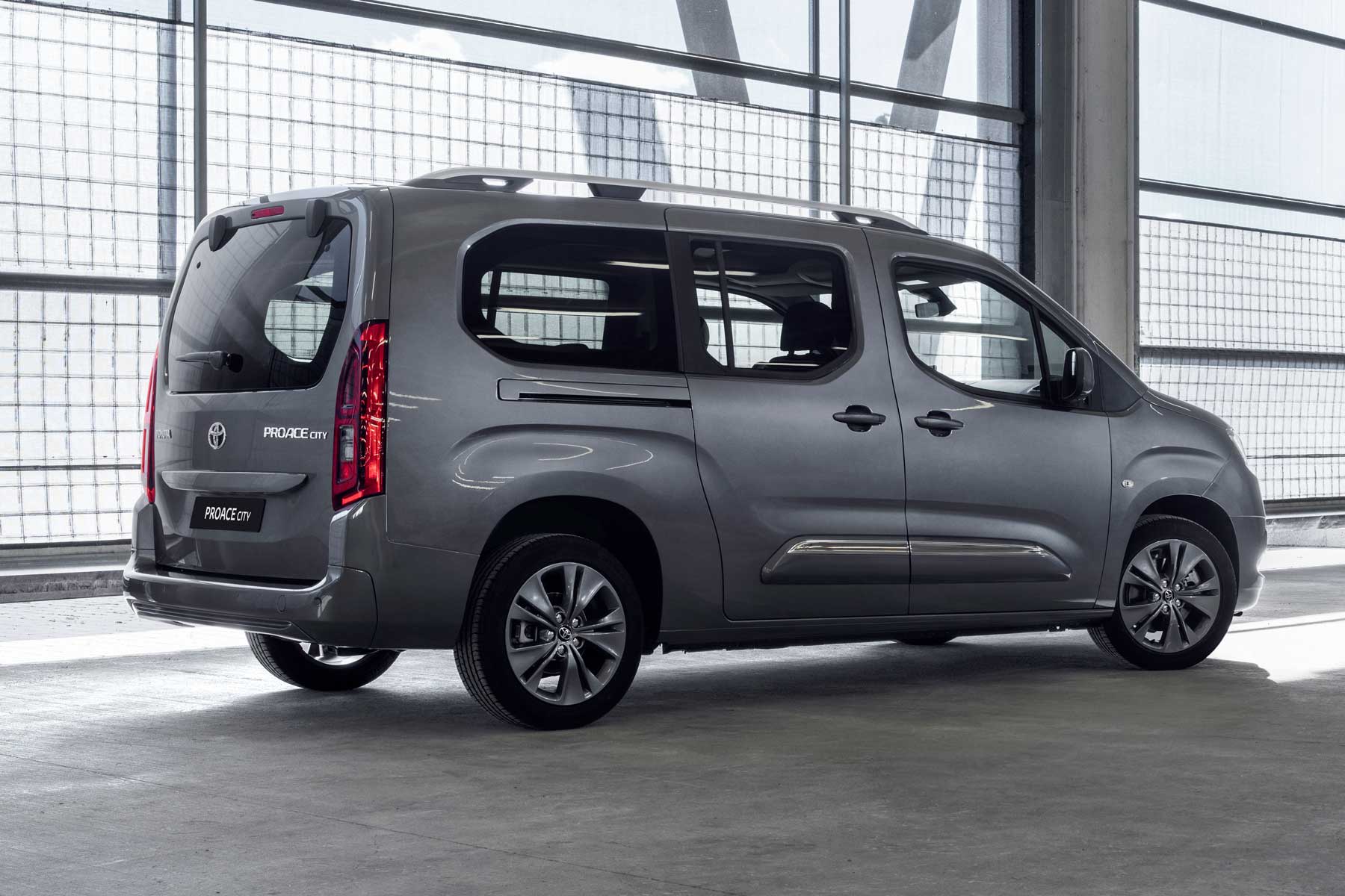 Yeni toyota proace city'nin türkiye fiyatı ne?