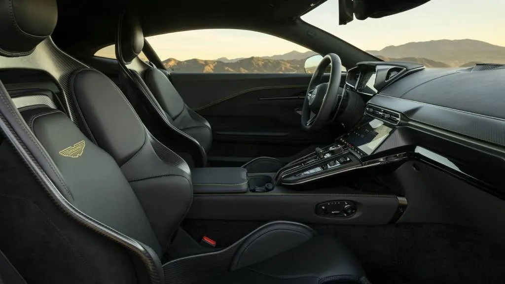 2025 Aston Martin Vantage bows with 656 hp