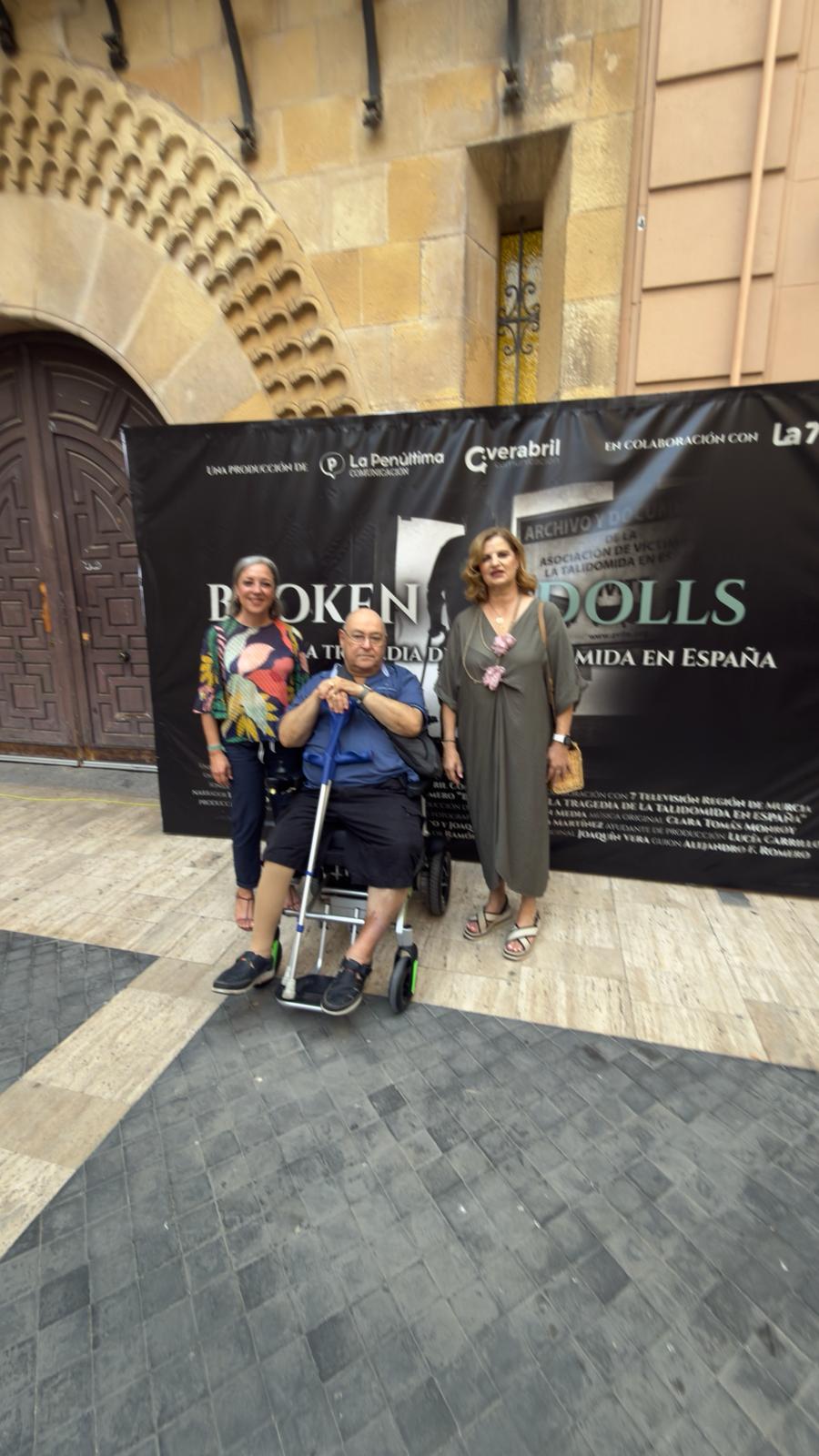 ESTRENO MUÑECAS ROTAS 96