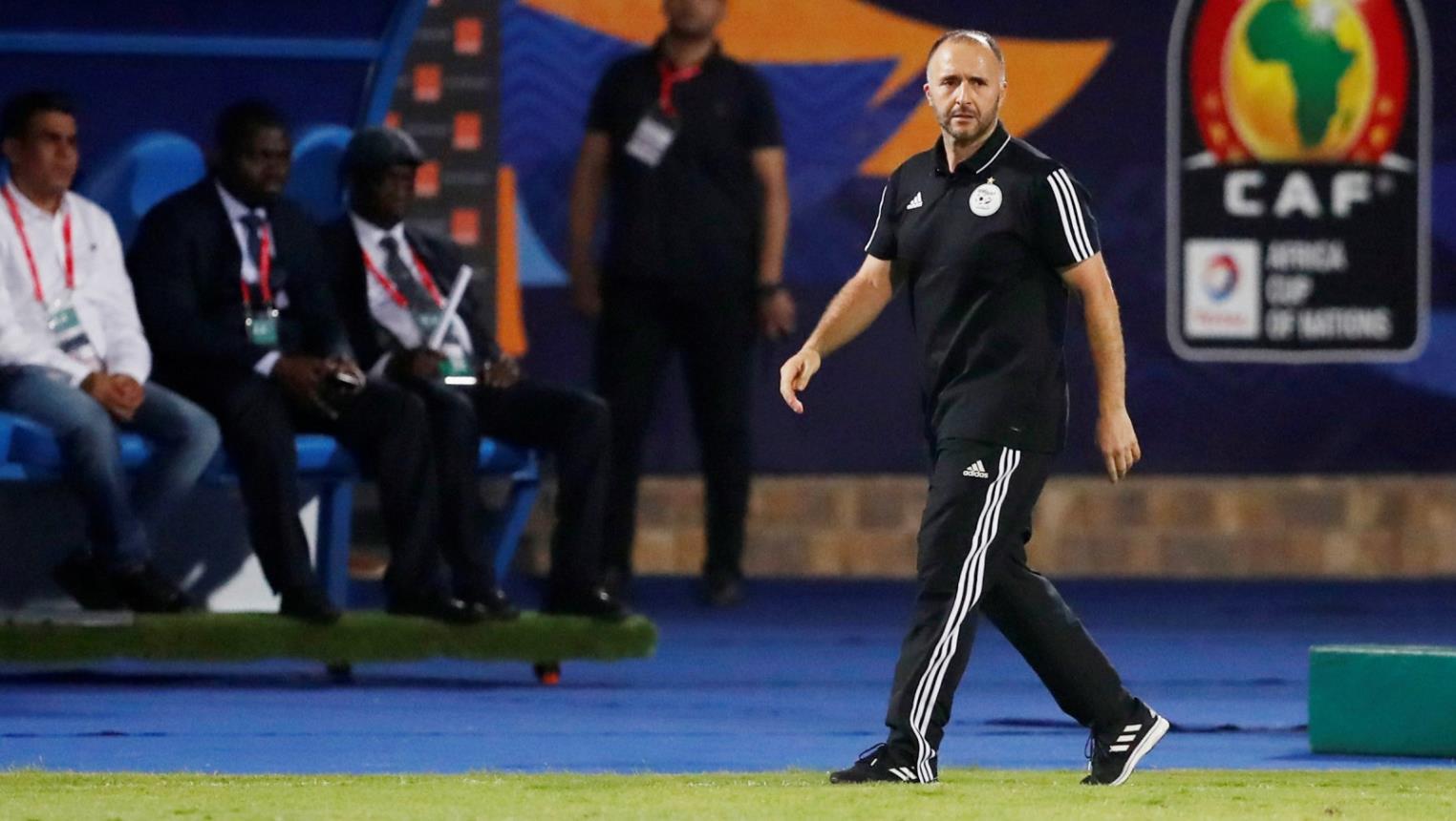 بلماضي يغلق ملعب مصطفى تشاكر