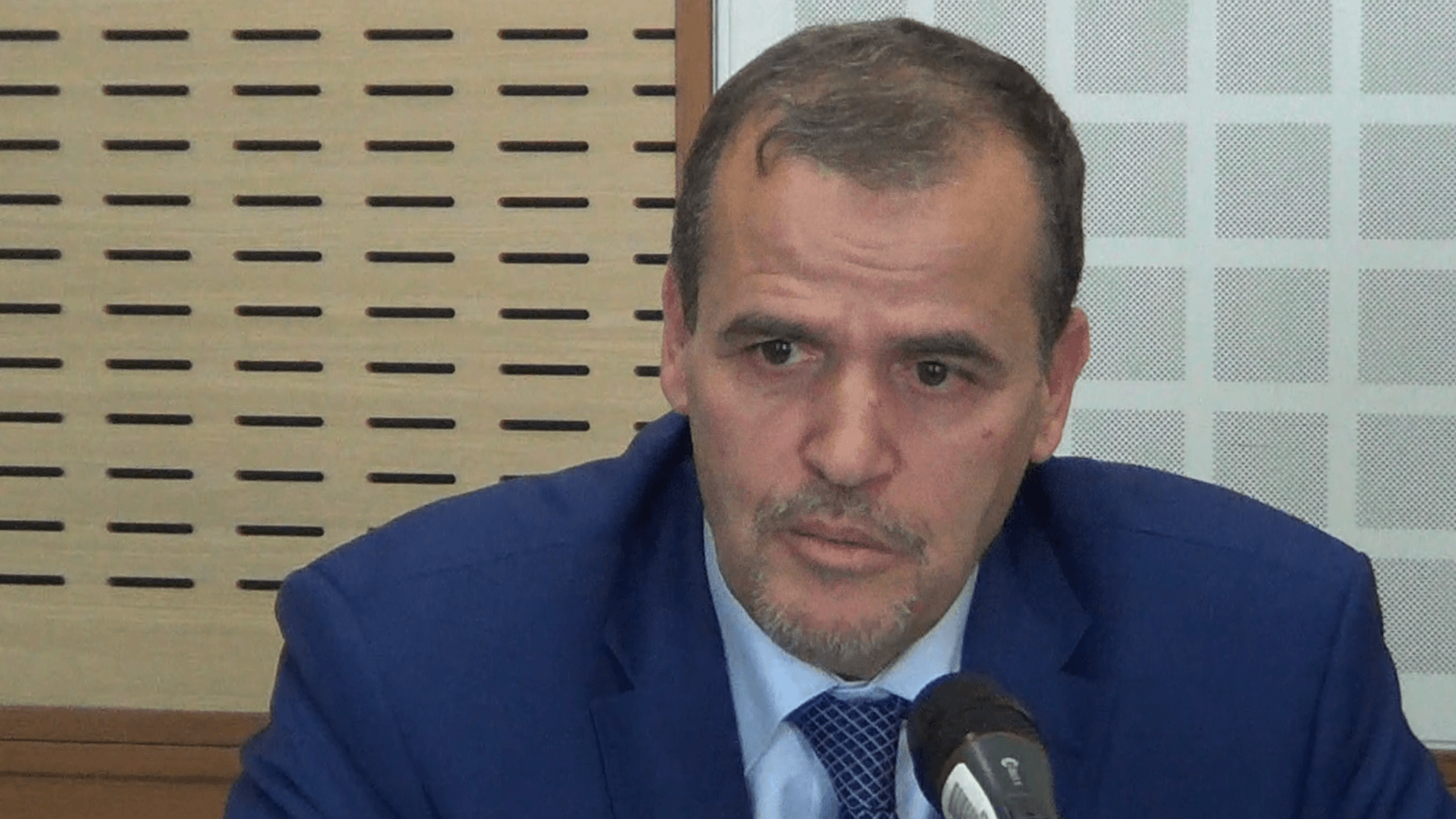 رزيق يطلب مساعدة  المواطنين في “حرب الحليب”