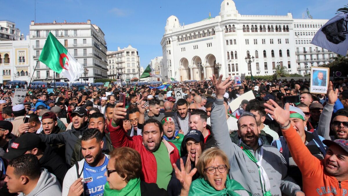 تجدد مسيرات الحراك الشعبي