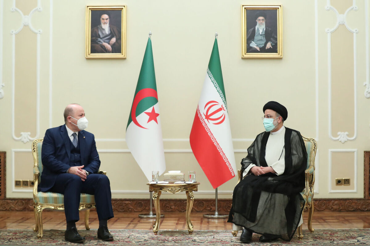 الوزير الأول يجري أول زيارة له خارج الوطن