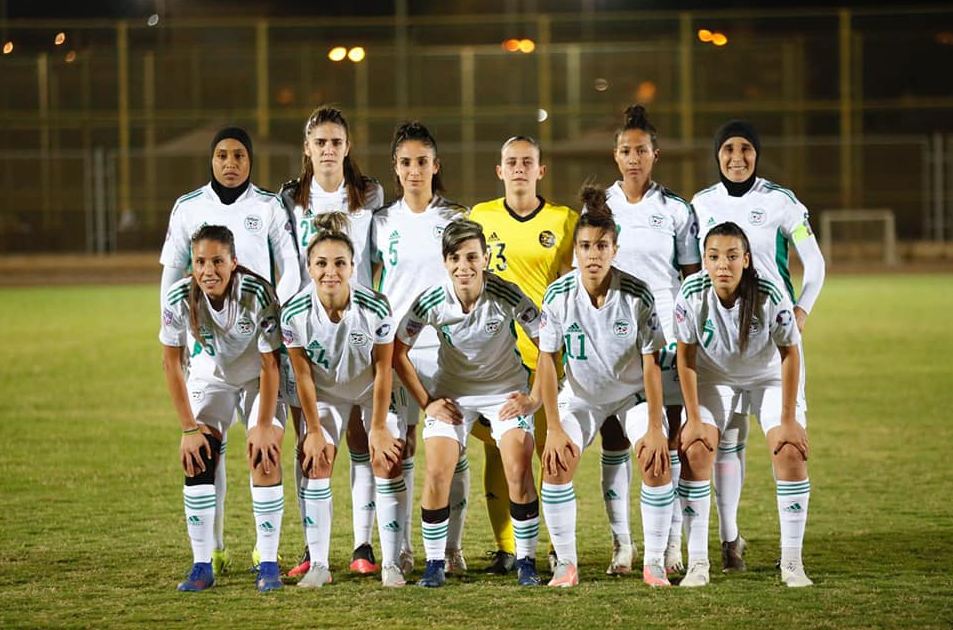 المنتخب الوطني الجزائري سيّدات يتلقى إشادة كبيرة بعد بلوغه المربع الذهبي