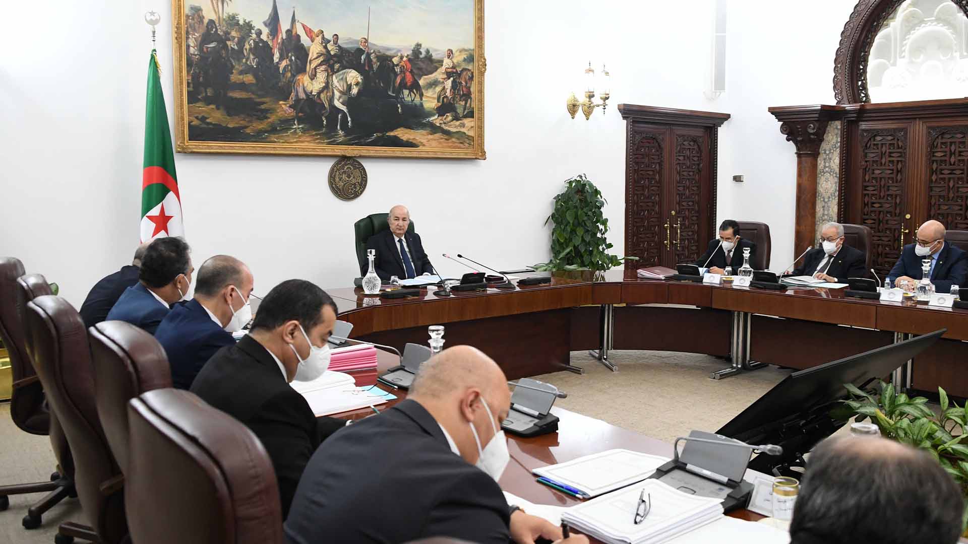 تبون يسدي تعليمات جديدة بشأن تدفق الإنترنت