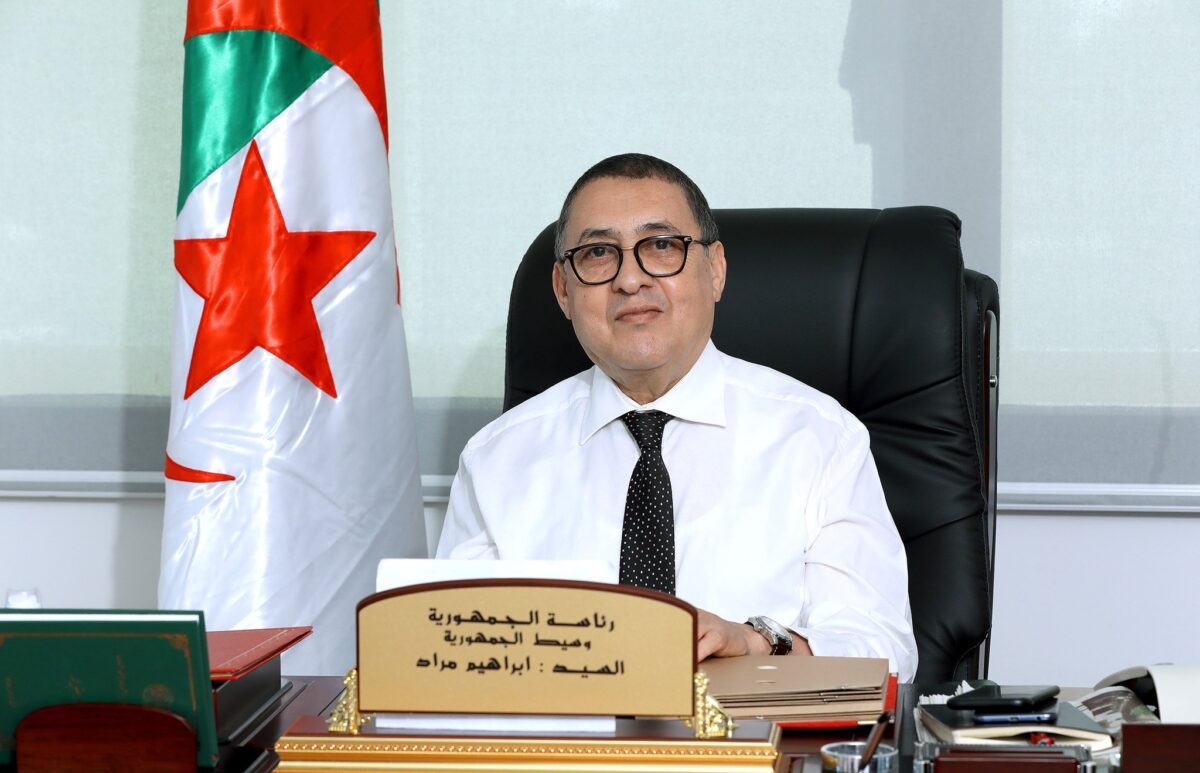 وسيط الجمهورية يعرض وضعية مشاريع الاستثمار العالقة على الرئيس