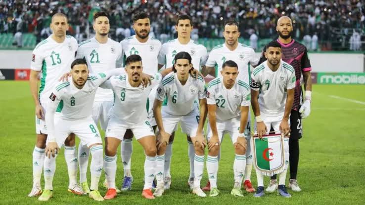 بالفيديو.. أنصار المنتخب الوطني يصنعون أجواءً استثنائية في دوالا