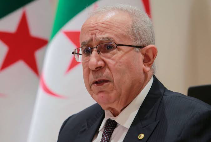 لعمامرة يجري مباحثات مع نظيرته من البوسنة