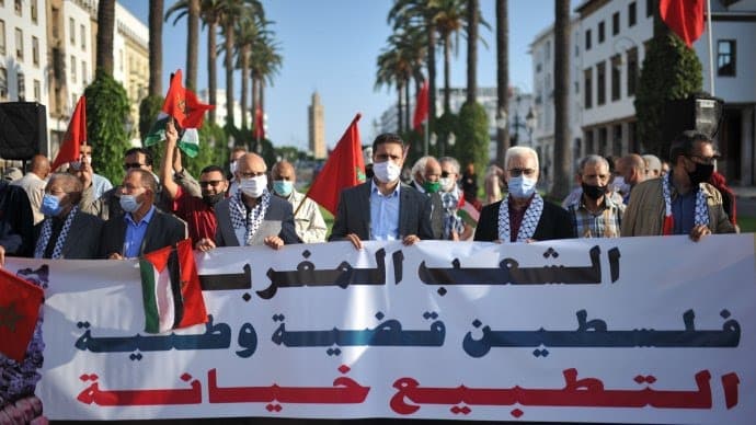 صحافيون مغاربة يطالبون بغلق مكتب قناة عبرية في المملكة