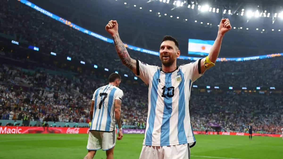 الأرجنتين تتوج بلقب بطولة كأس العالم على حساب فرنسا
