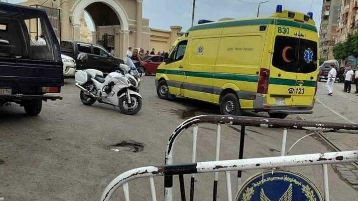 فيديو.. شرطي مصري يقتل سائحين إسرائيليين في الإسكندرية