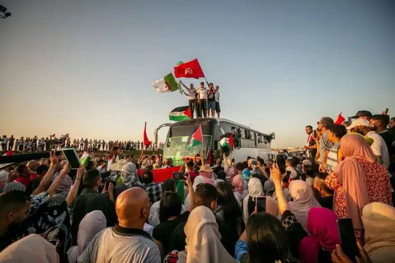 قافلة “الصمود”: احتجاز 3 جزائريين ومطالب بالإفراج الفوري