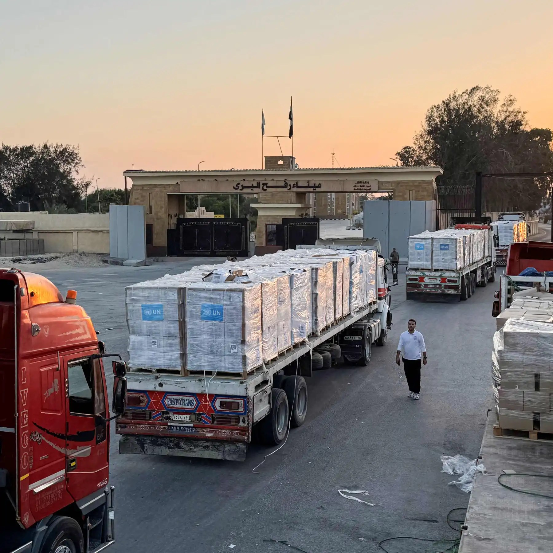 الاحتلال يمنع دخول عشرات آلاف الشاحنات إلى غزة