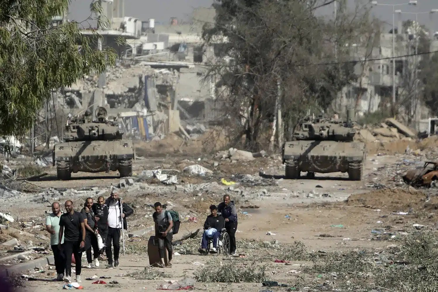 احتلال غزة مجددا.. غضب دولي وتحذيرات من كارثة إنسانية