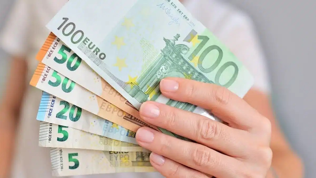 سعر صرف اليورو في السوق السوداء اليوم