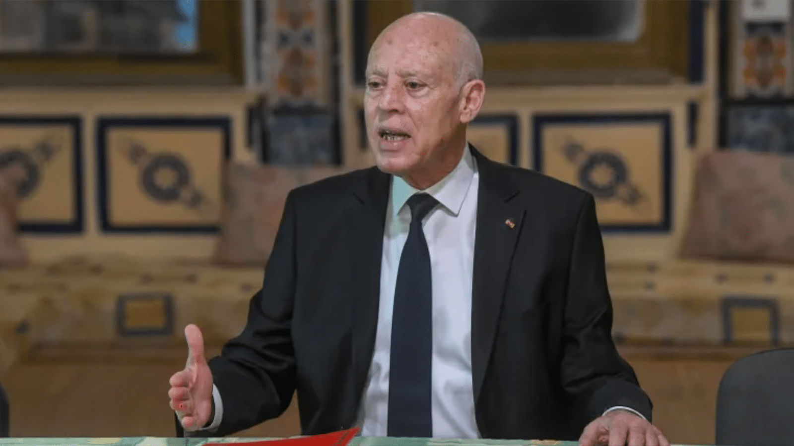 الرئيس التونسي قيس سعيّد يمدد حالة الطوارئ شهراً إضافياً