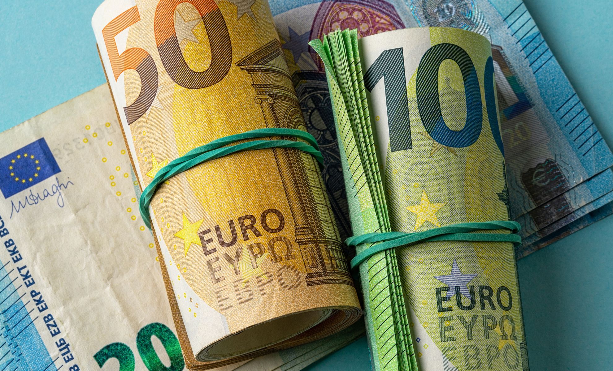سعر الأورو مقابل الدينار في السوق السوداء اليوم الإثنين