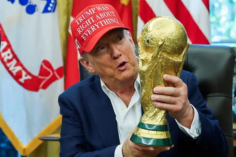 ترامب يعلق على مشاركة إيران في كأس العالم