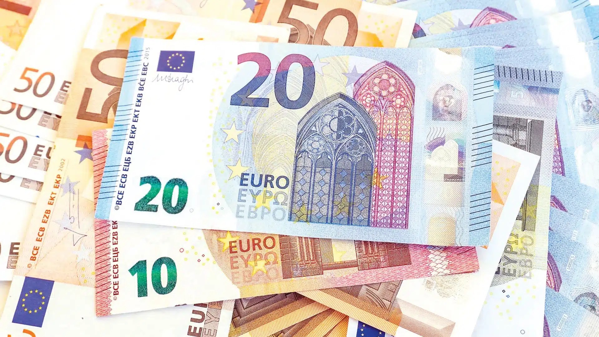 سعر اليورو اليوم في الجزائر: ارتفاع طفيف