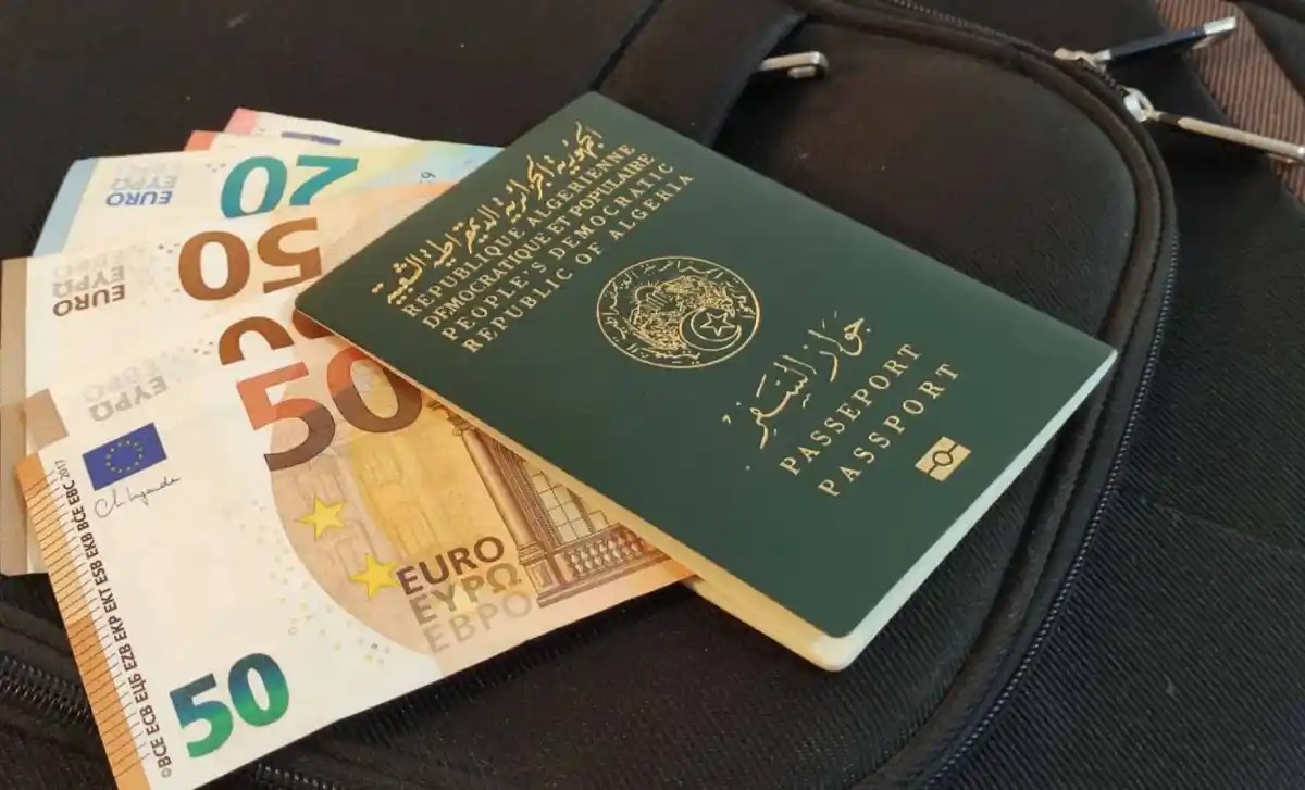 ما حقيقة العودة إلى النظام السابق لمنحة السفر؟.. وزارة المالية توضح