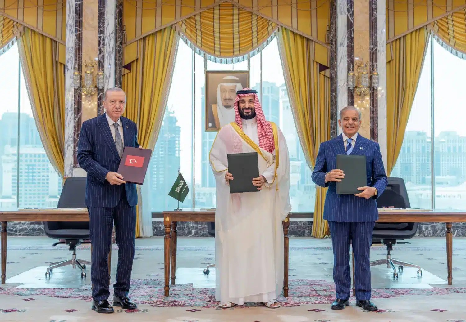 السعودية وتركيا وباكستان توقع “اتفاقية مكة للدفاع المشترك”