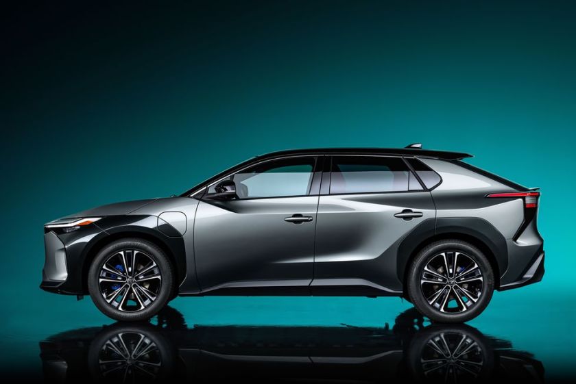2022 Toyota bZ4X 2022 Toyota bZ4X Electric SUV side view