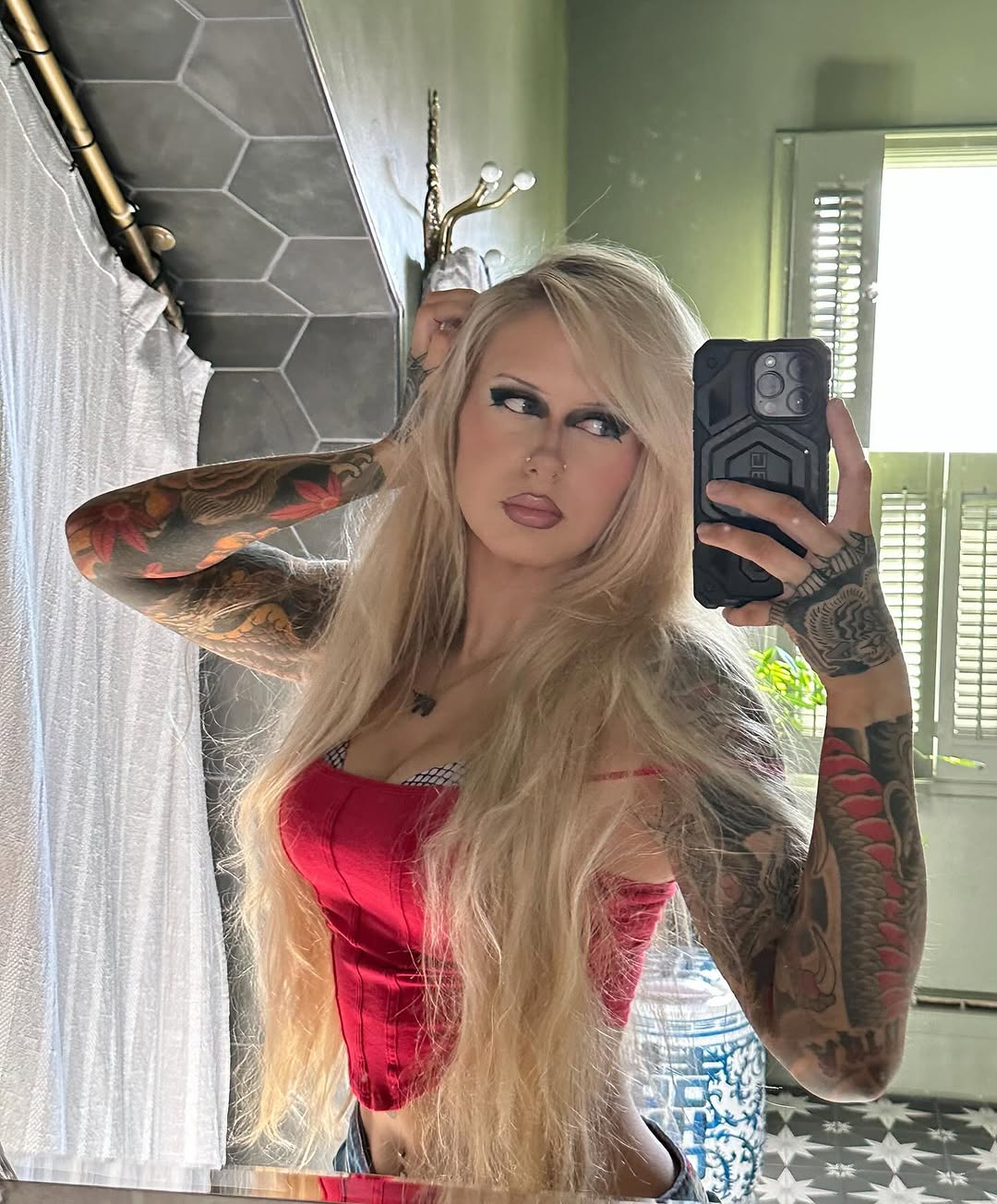 Alexis XJ - Free sexy pics, galleries & more at Babepedia