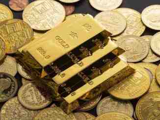 Gold Silver Price Drop, सोना ₹5,677 सस्ता और चांदी ₹25,000 सस्ती हुई।
