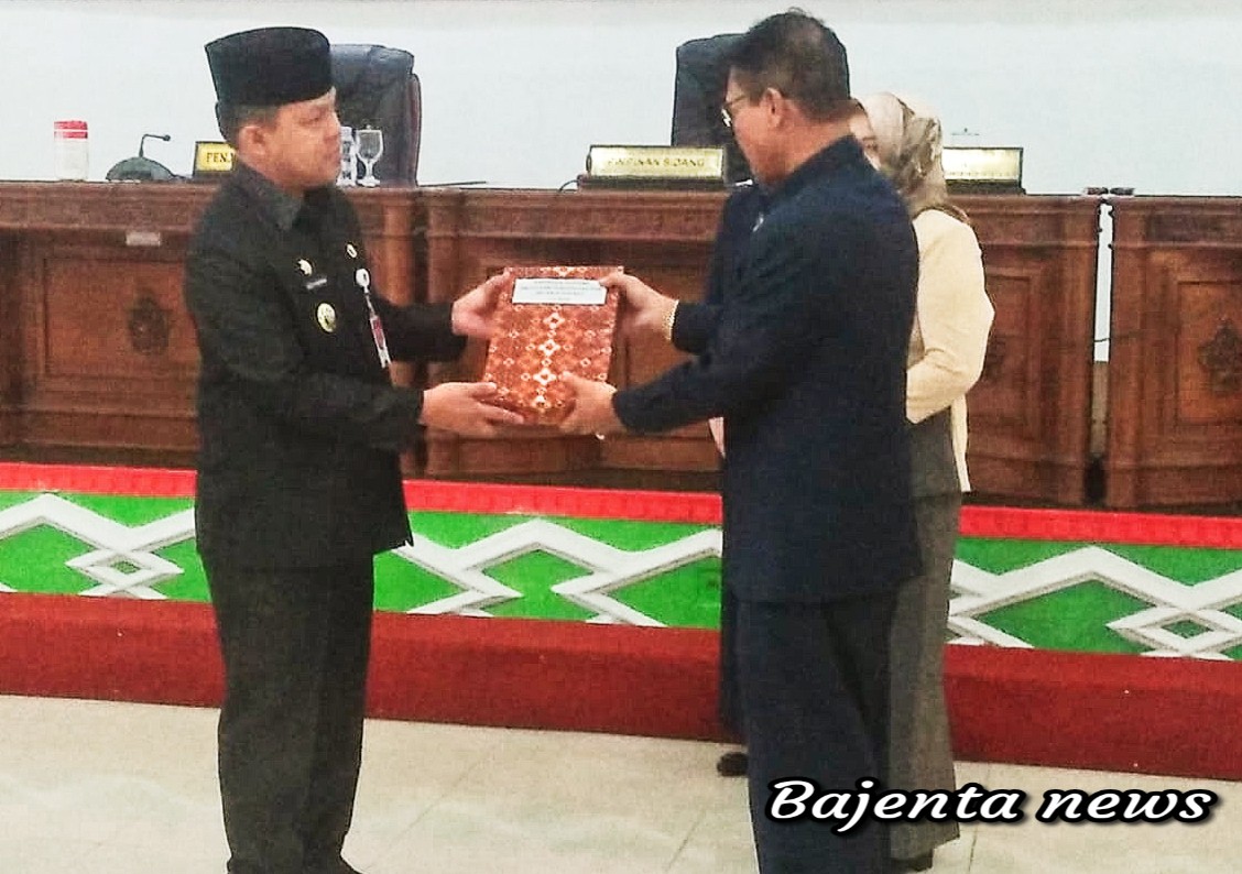 Pimpinan DPRD Barsel Terima Dokumen Raperda APBD TA 2024